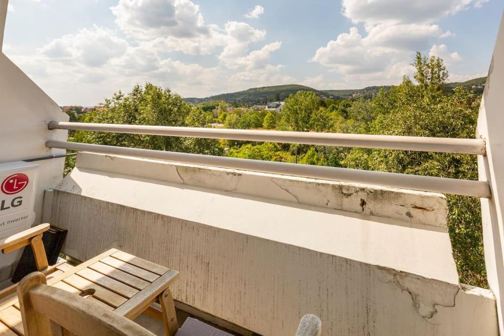 Lovely 1 Bedroom Flat - Gazdagret Apartament *